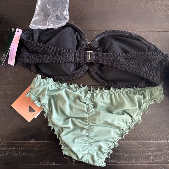 Bikini Set - Picture 2 of 6